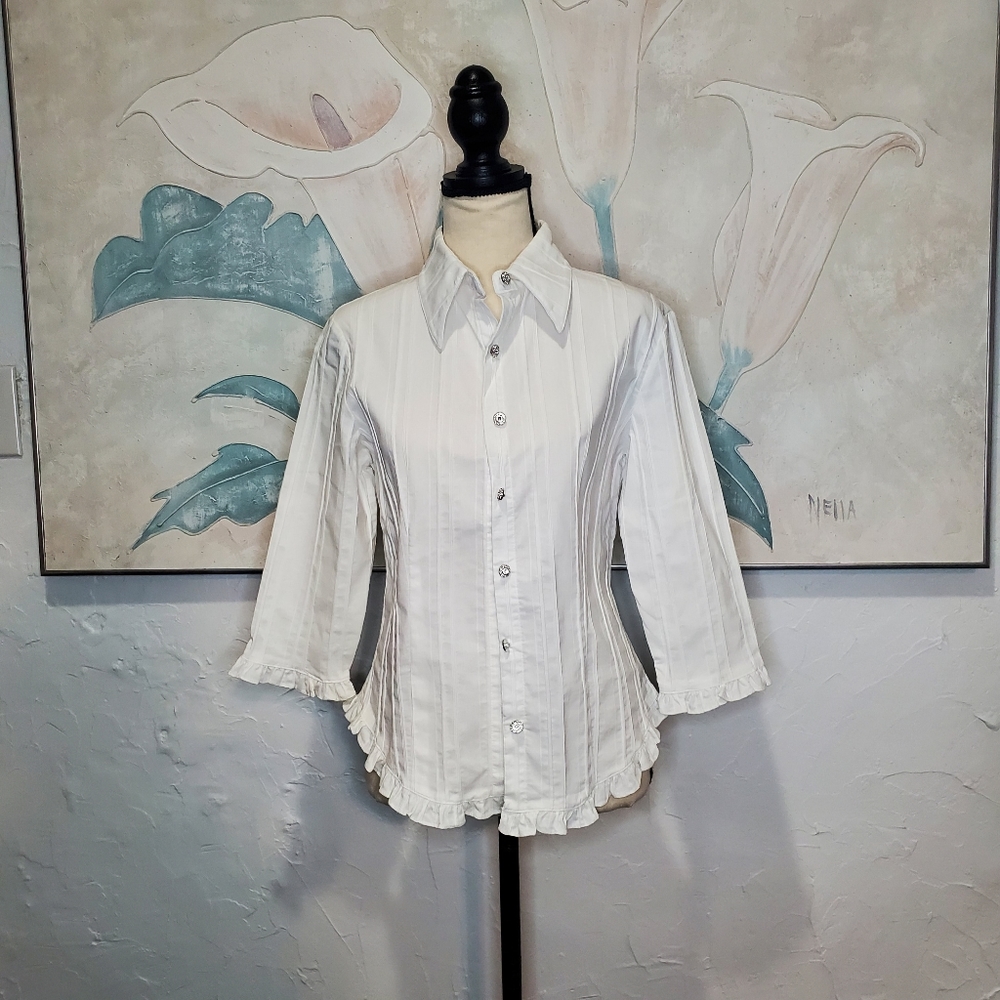 Insight White Button Down Blous Size 6.